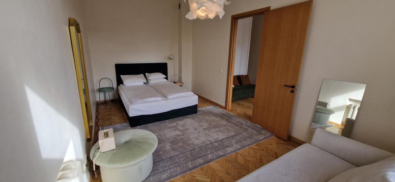 Tyzen39&38 Luxury Apartment Vilnius Bagian luar foto